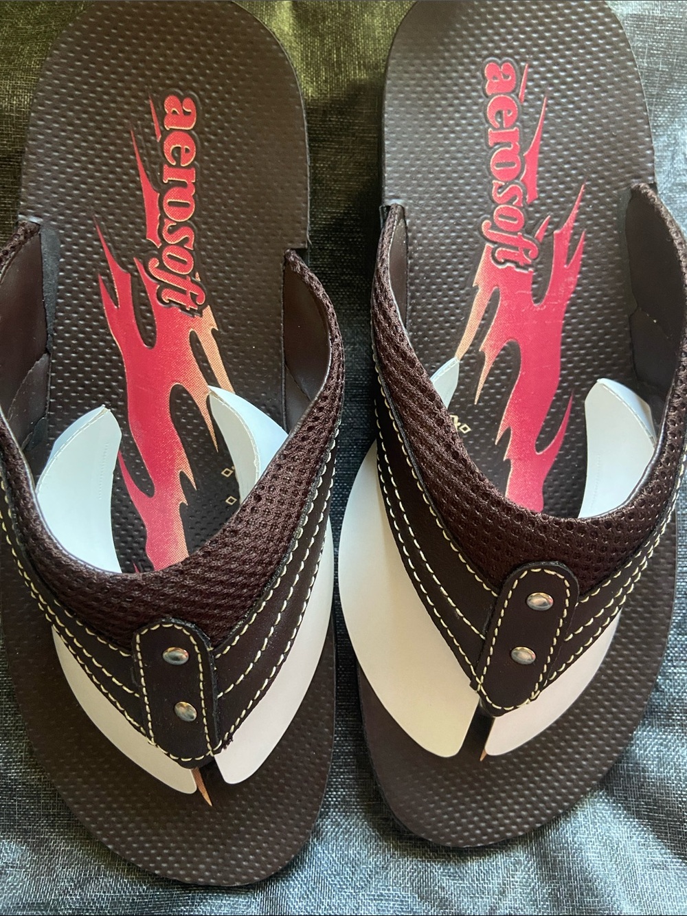 Aerosoft Men's Thong Style Sandals size 42/Mens size 9 or women 11 NWOT